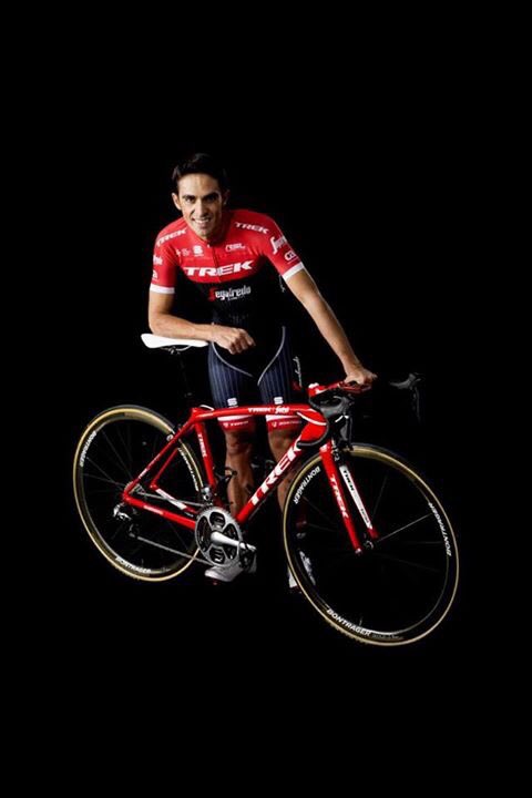 Alberto Contador no novo kit da Trek-Segafredo